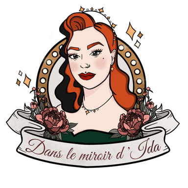 Bienvenue dans l’univers rétro et enchanteur de Dans le Miroir d’Ida. Ici, je vous propose des créations artisanales, uniques et inspirées des styles vintage, pin-up et féériques : hair flowers, bibi, bijoux, décorations, illustrations, ou encore peintures réalisées avec amour dans mon atelier en Auvergne.

Chaque saison a sa collection : printemps fleuri, été tiki, automne magique, hiver féerique. Découvrez également des accessoires pour les cheveux, des broches, des colliers, des snoods, ou encore des pièces décoratives à poser ou à accrocher.

Envie de révéler votre éclat vintage ? Je propose aussi des prestations de relooking pin-up, pour vos événements, EVJF, mariages ou simplement pour se faire plaisir.

Que vous soyez fan de l’esthétique des années 40/50, amatrice de mode rétro ou en quête d’un cadeau original fait main, vous trouverez ici de quoi illuminer votre style.

Créations faites main en France. Authentiques, uniques et intemporelles.